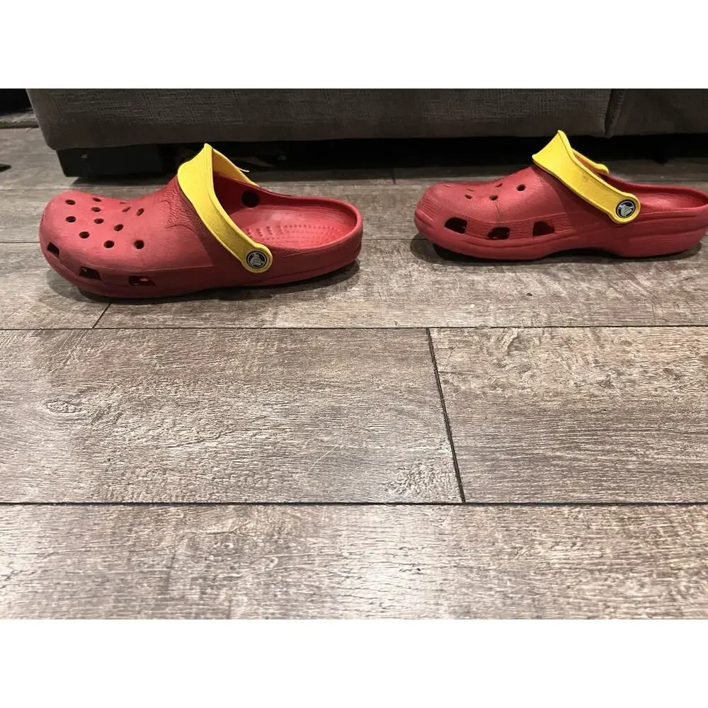 Crocs Classic Shoe Size 10.5 Red - Picture 3 of 13